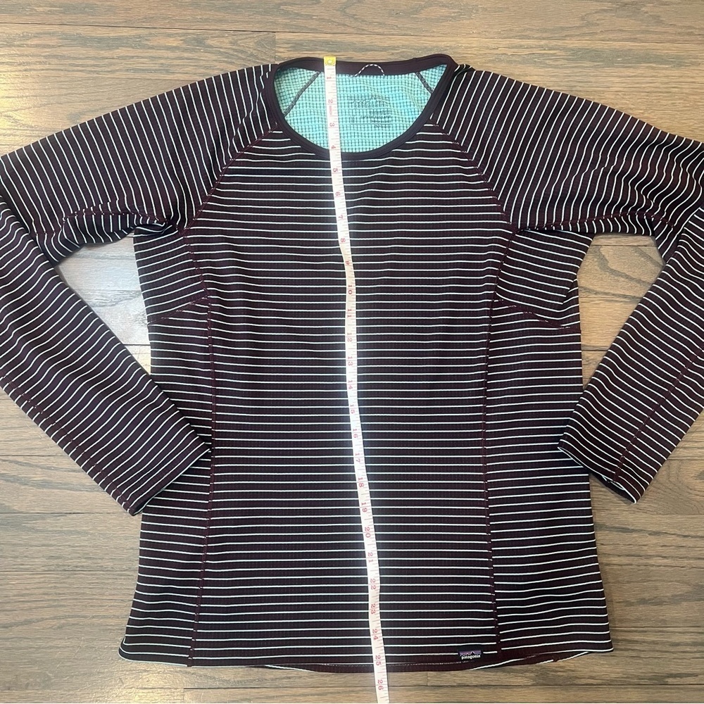 Patigonia Capilene Baselayer Midweight Polartec Maroon and White Stripes Medium - Picture 5 of 7